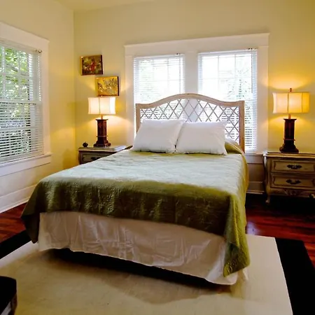 Refuge In The Heart Of Montrose Apartment Houston Exterior photo